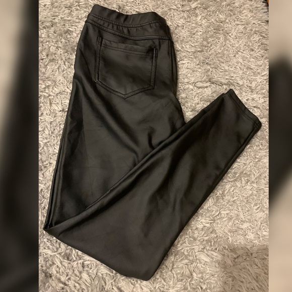 Pants - Faux leather leggings